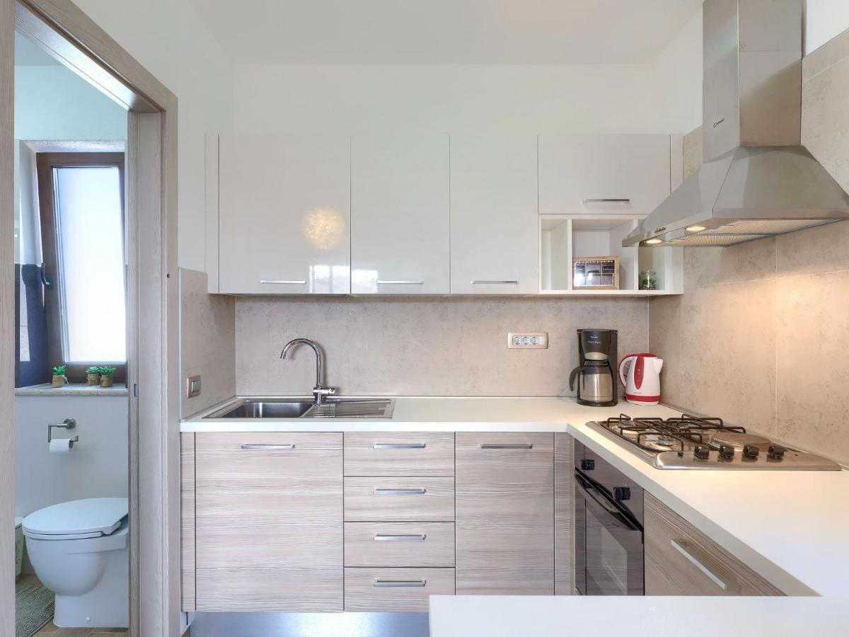 Holiday Home Villa Amaii By Interhome Karigador Eksteriør billede