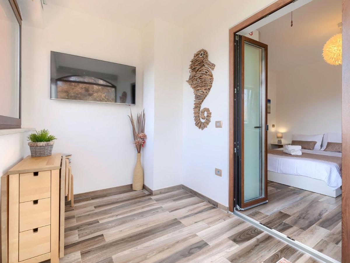 Holiday Home Villa Amaii By Interhome Karigador Eksteriør billede